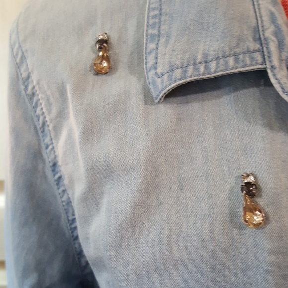 Crown & Ivy Embellished Chambray Button Down. Med - Picture 3 of 8